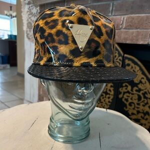 HATER SNAP BACK Hat Cap “The Most Wanted” Leopard Pattern Black Brim Like New